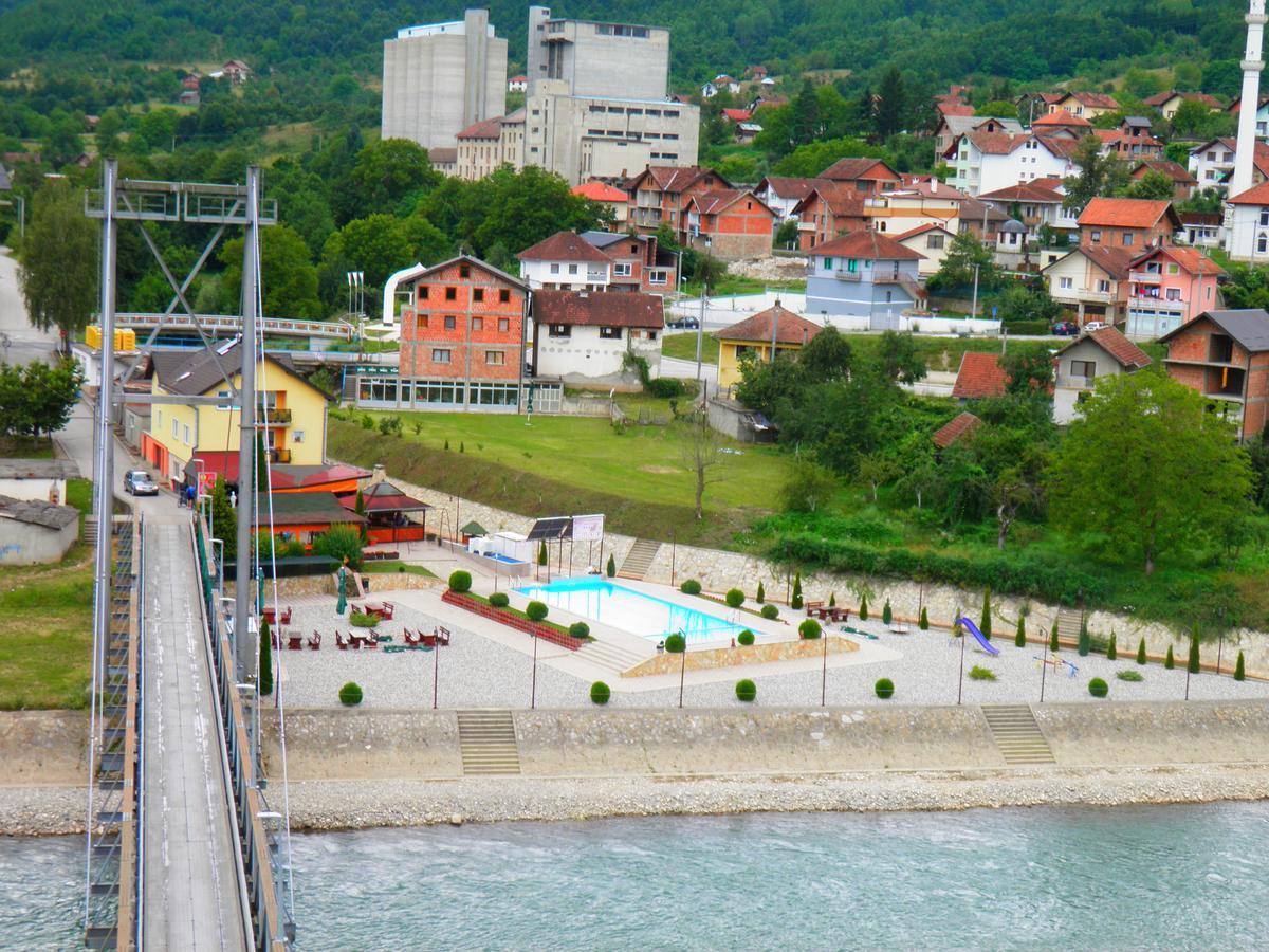 Hotel Pansion Basa Ustikolina Esterno foto