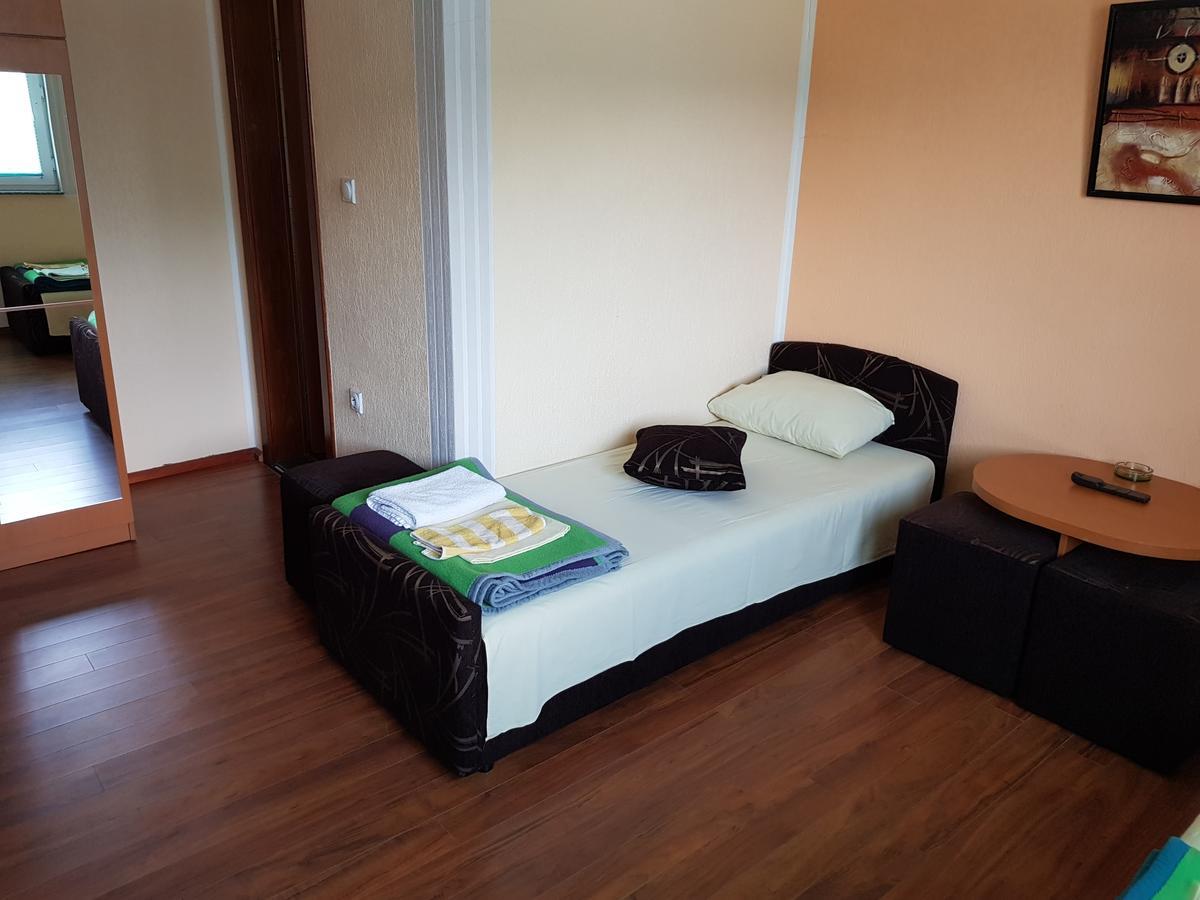 Hotel Pansion Basa Ustikolina Esterno foto