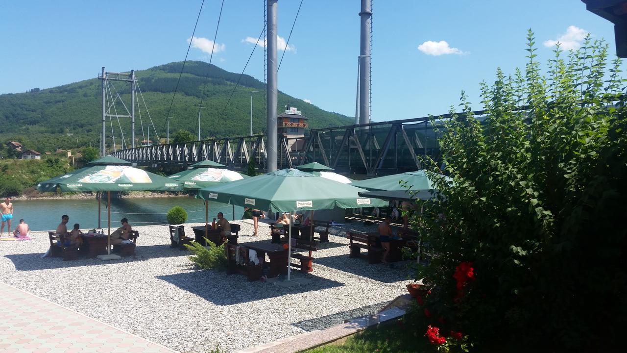 Hotel Pansion Basa Ustikolina Esterno foto