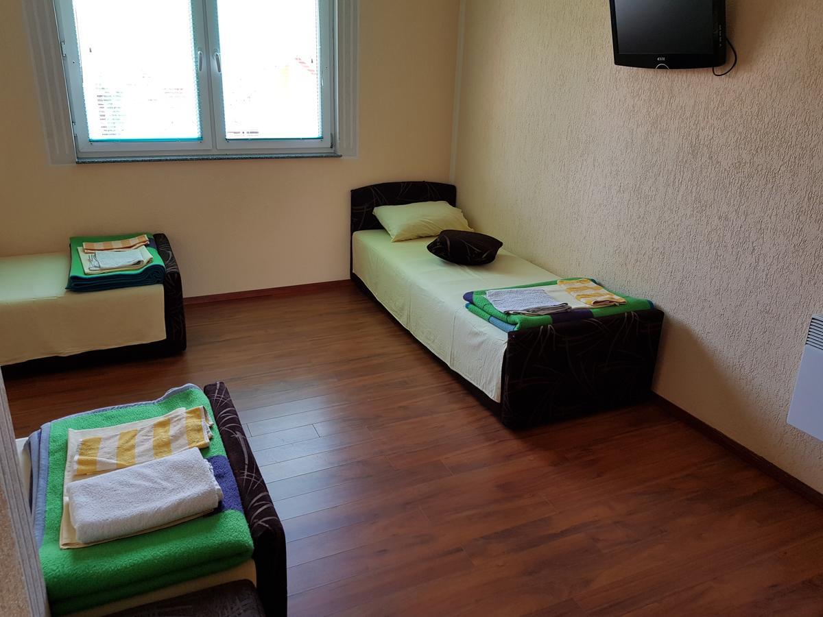 Hotel Pansion Basa Ustikolina Esterno foto