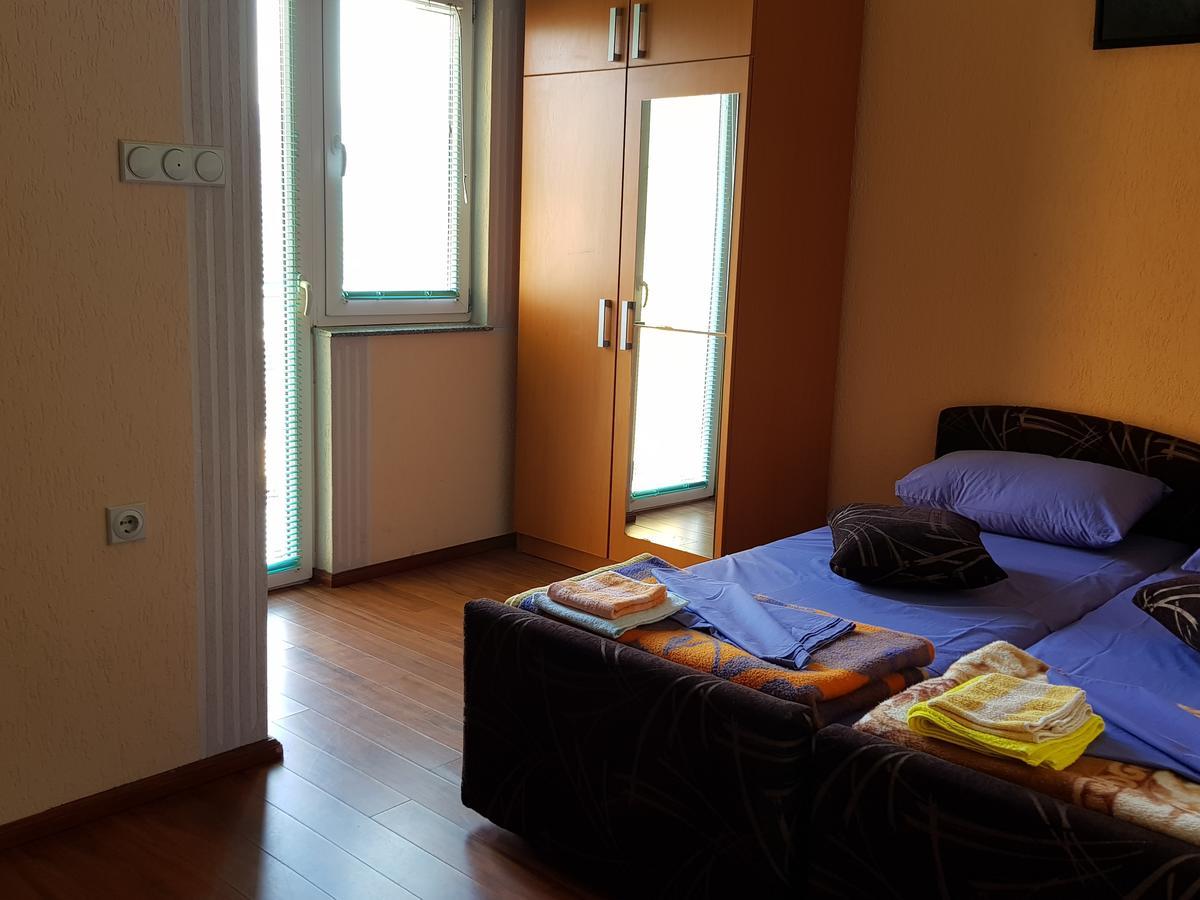 Hotel Pansion Basa Ustikolina Esterno foto