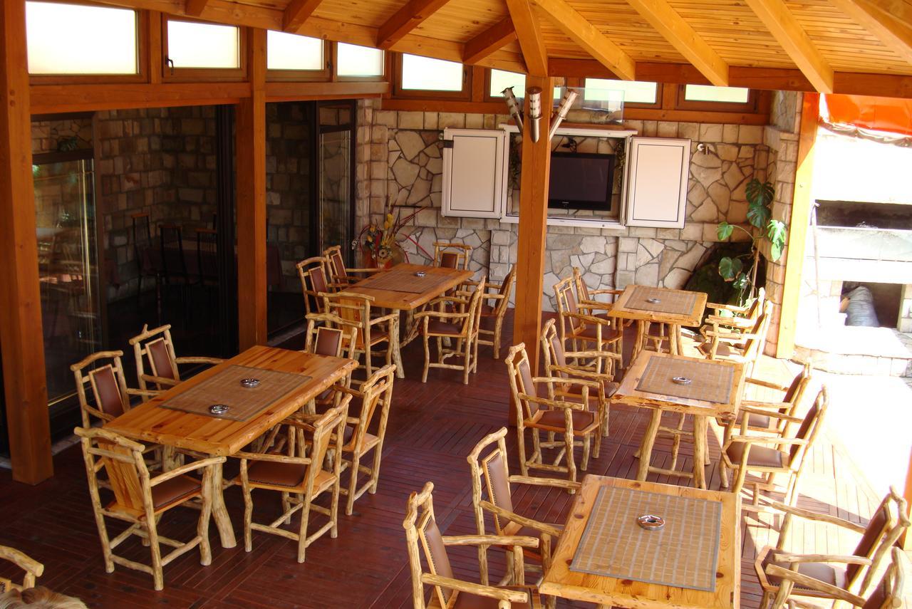 Hotel Pansion Basa Ustikolina Esterno foto