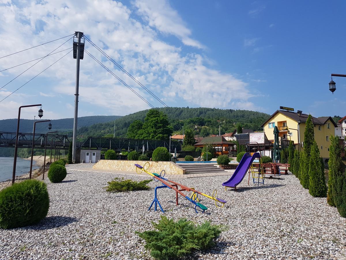 Hotel Pansion Basa Ustikolina Esterno foto