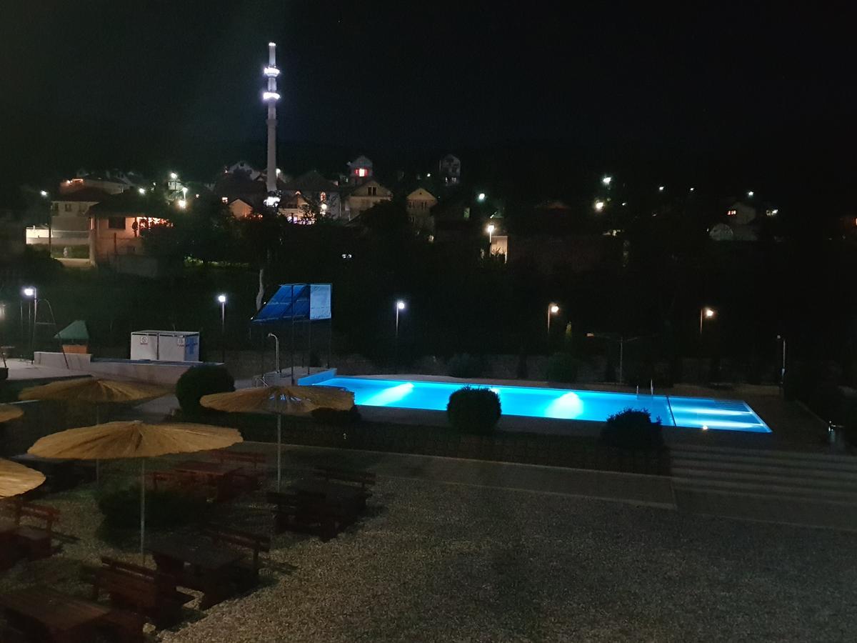 Hotel Pansion Basa Ustikolina Esterno foto